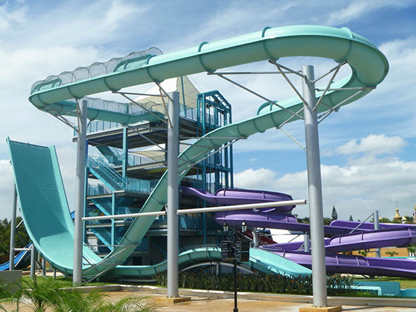 2 rides Boomerango slide